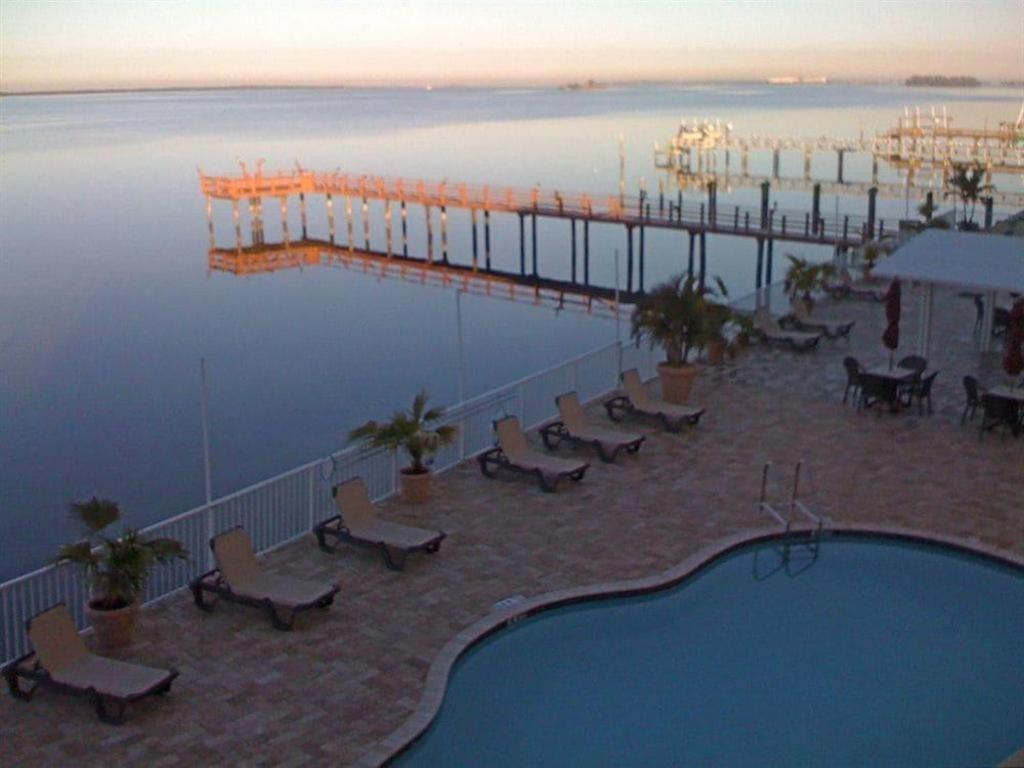 Beso Del Sol Resort Dunedin Exterior foto